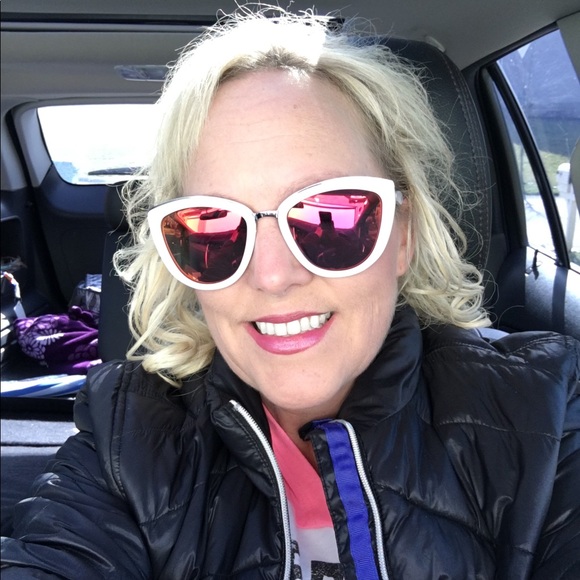 Meet your Posher, Christy - Picture 7 of 7